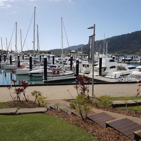 Ferienwohnung Boathouse Port Of Airlie Airlie Beach Exterior foto