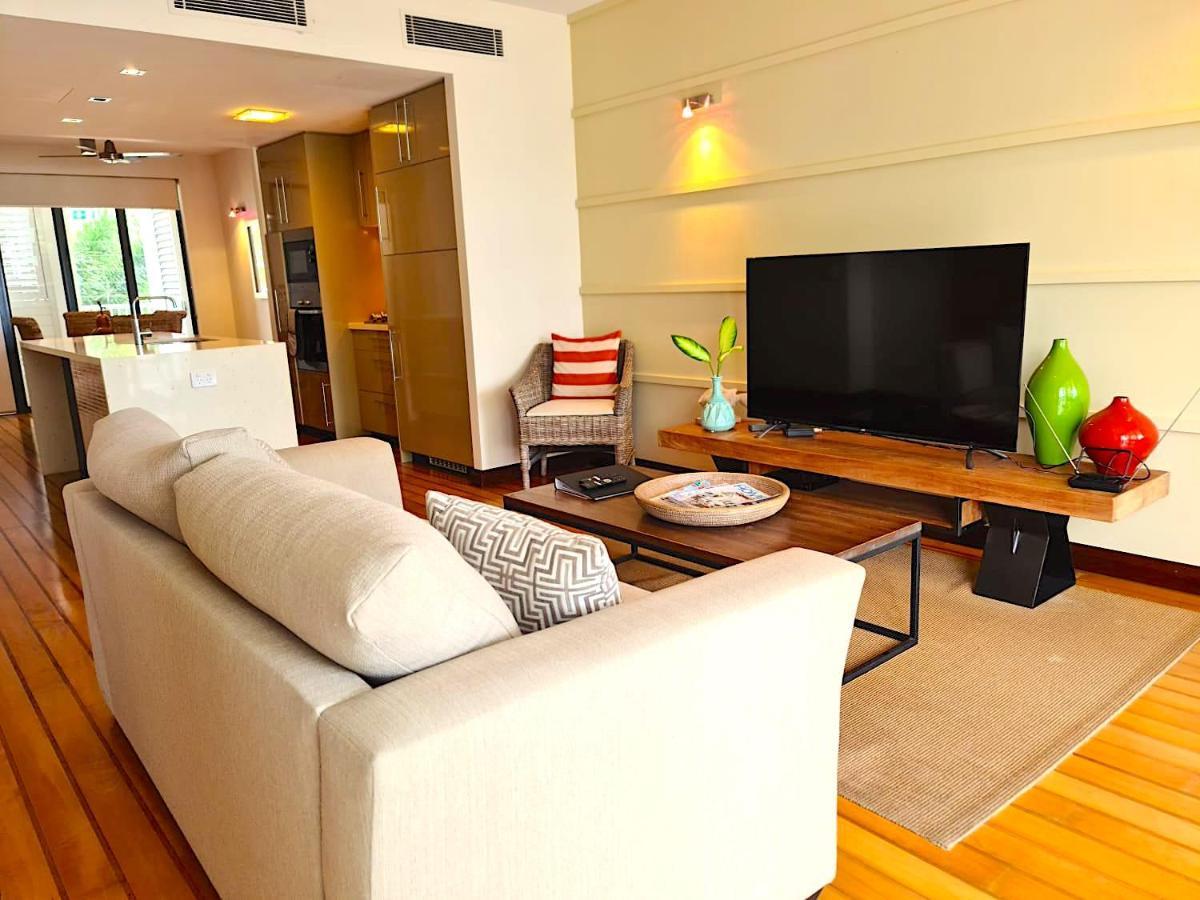 Ferienwohnung Boathouse Port Of Airlie Airlie Beach Exterior foto