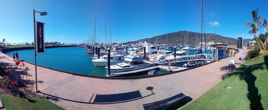 Ferienwohnung Boathouse Port Of Airlie Airlie Beach Exterior foto